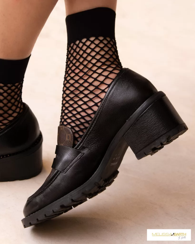 Combinaçao de meia com loafer da marca luz da lua, combinando estilos loja Melissa Barth by Gilda